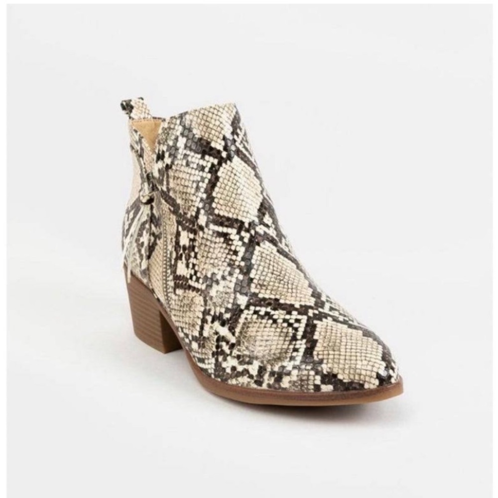 BOGO Snakeskin boots MIA Auden SOLD OUT NWT